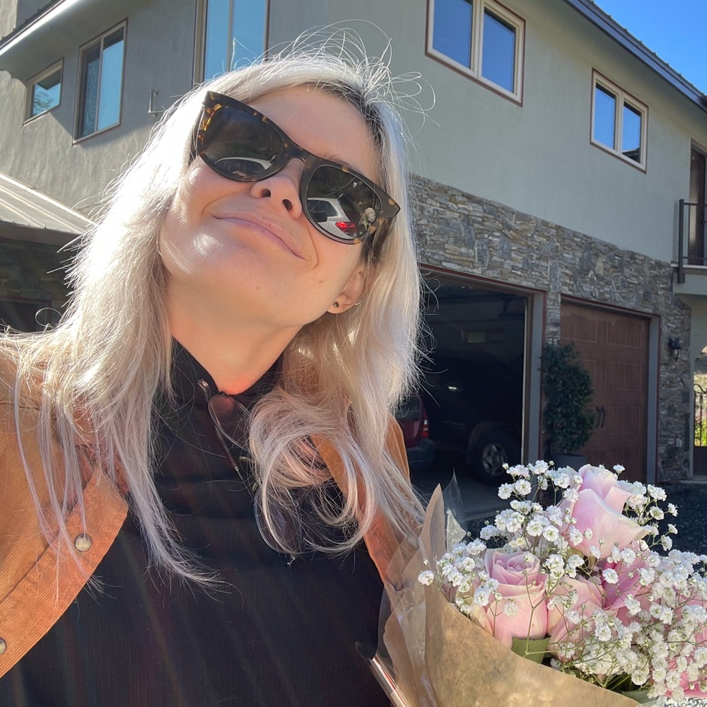 Meet your Posher, Elise